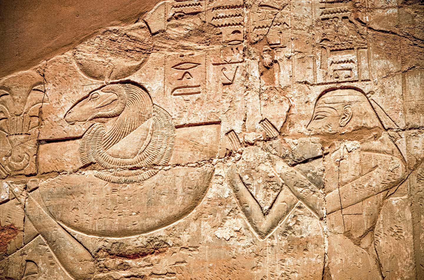 Antike Hieroglyphen im Karnak Tempel