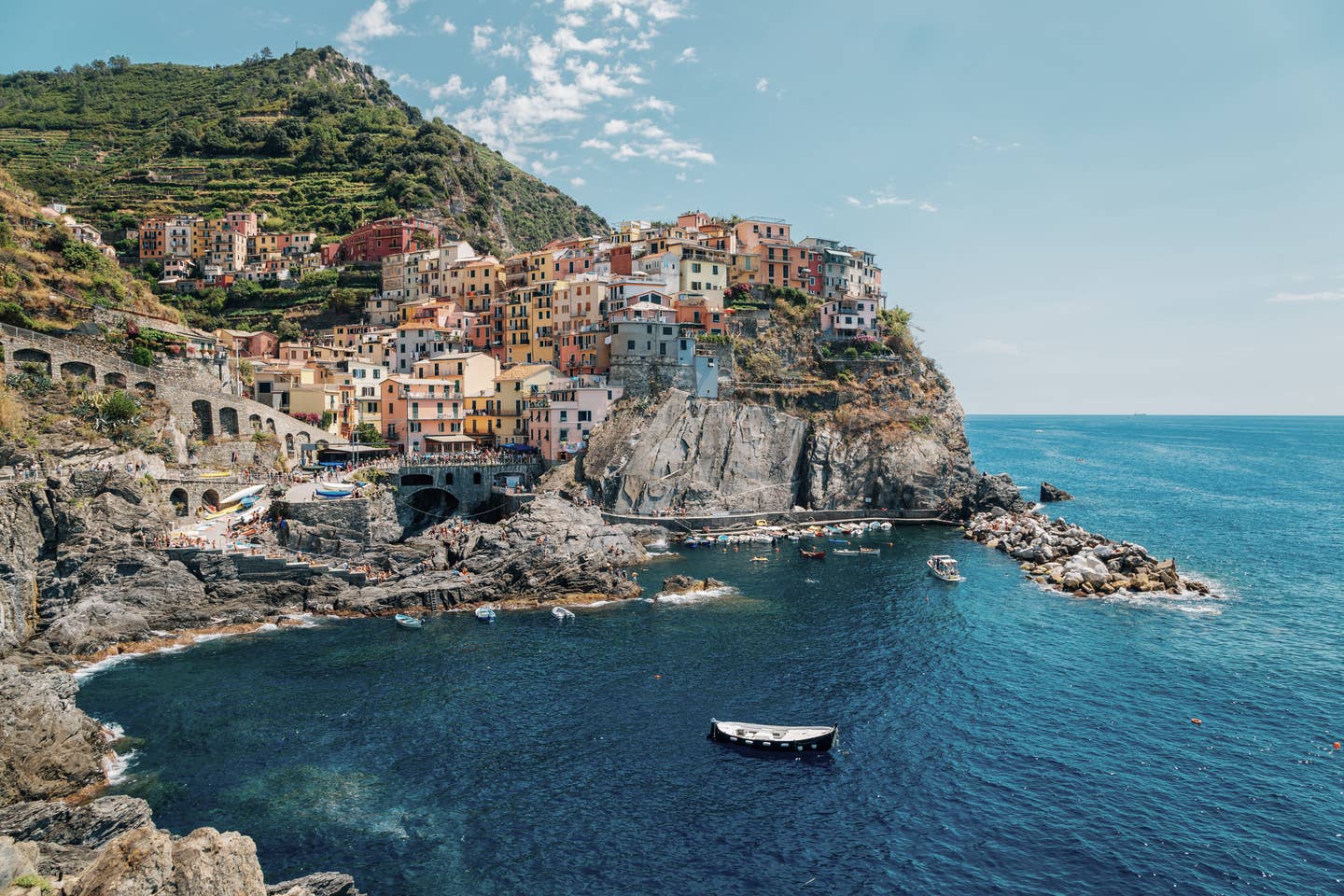 Ligurien Urlaub mit DERTOUR. Das Klippendorf Manarola in den Cinque Terre an der ligurischen Küste