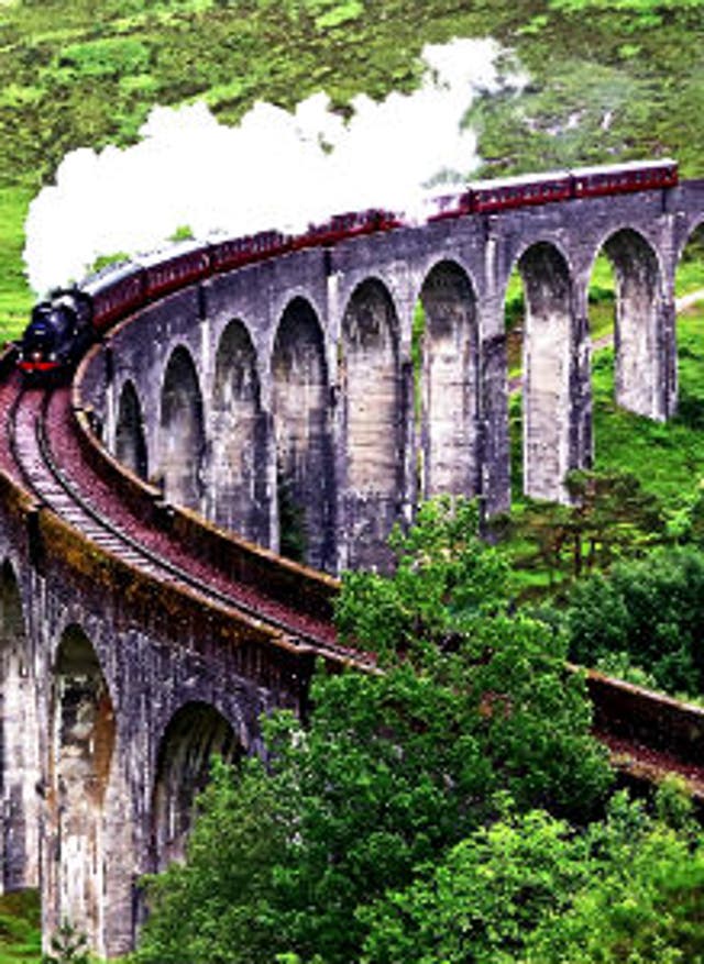 Rundreise buchen Fort William Eisenbahnbrücke in Schottland