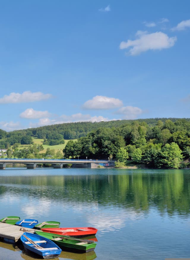 Zu den Angeboten Hotel im Sauerland mit Bahn - Listertalsperre