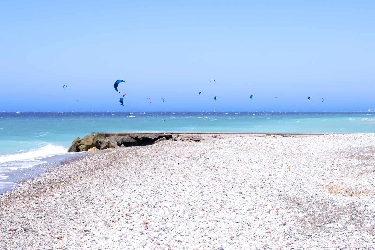 Kitesurfer am Kremasti Beach auf Rhodos