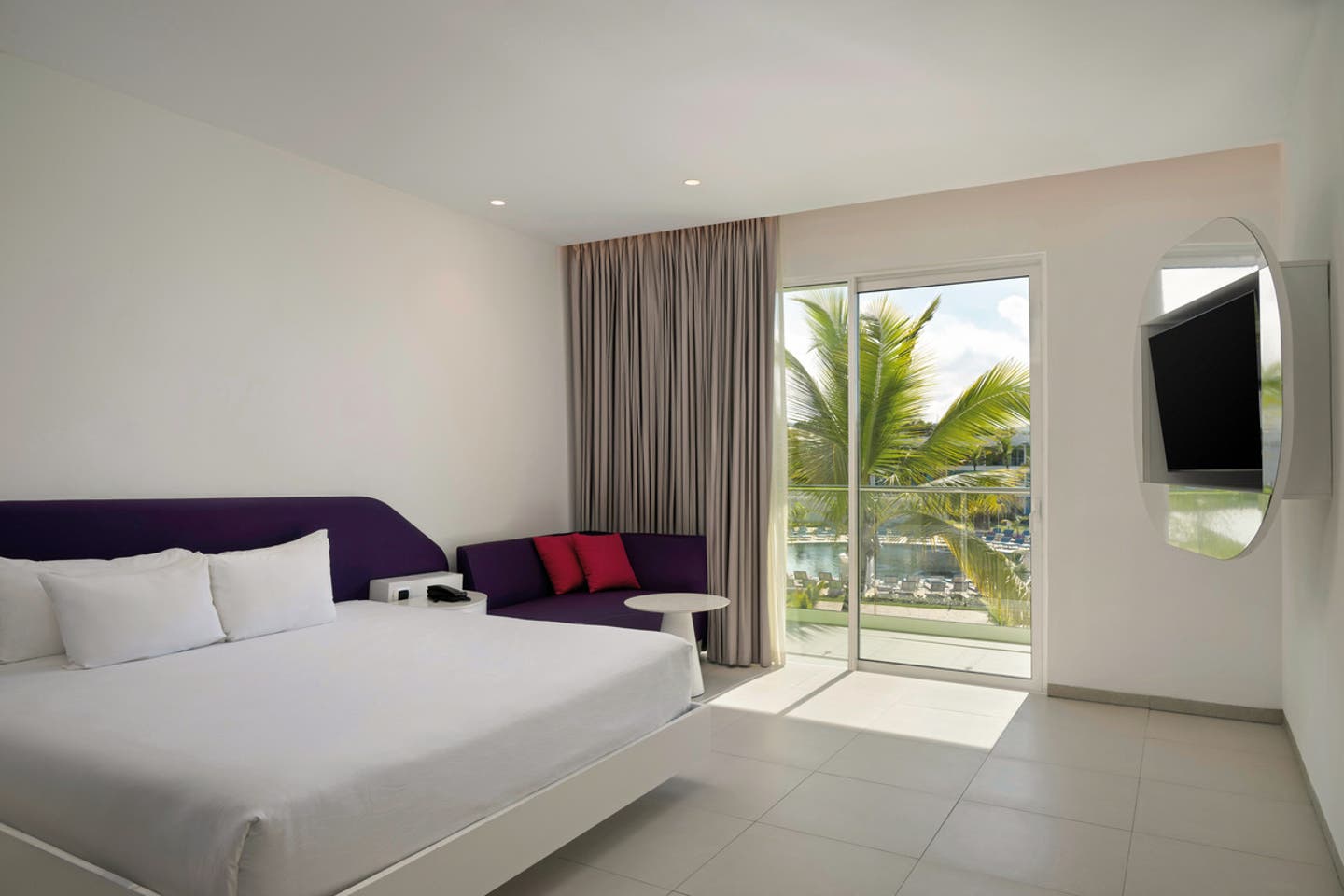 Wohnbeispiel Standard Guest Room, 1 King Garden View