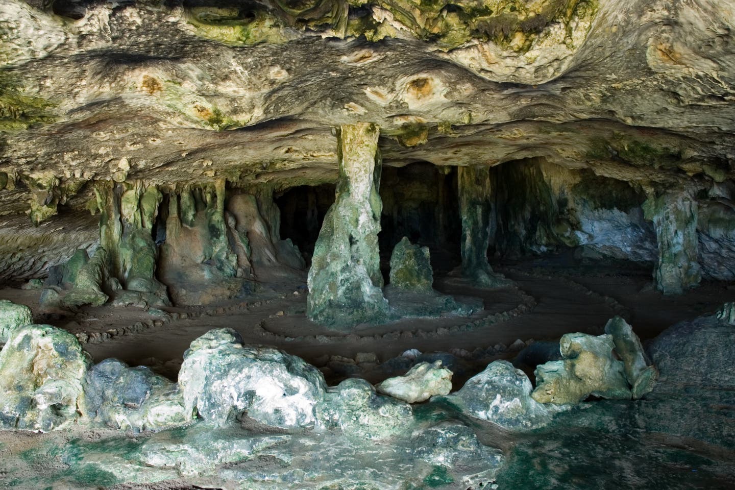 Tropfsteinhöhle Fontein Grotte auf Aruba in der Karibik