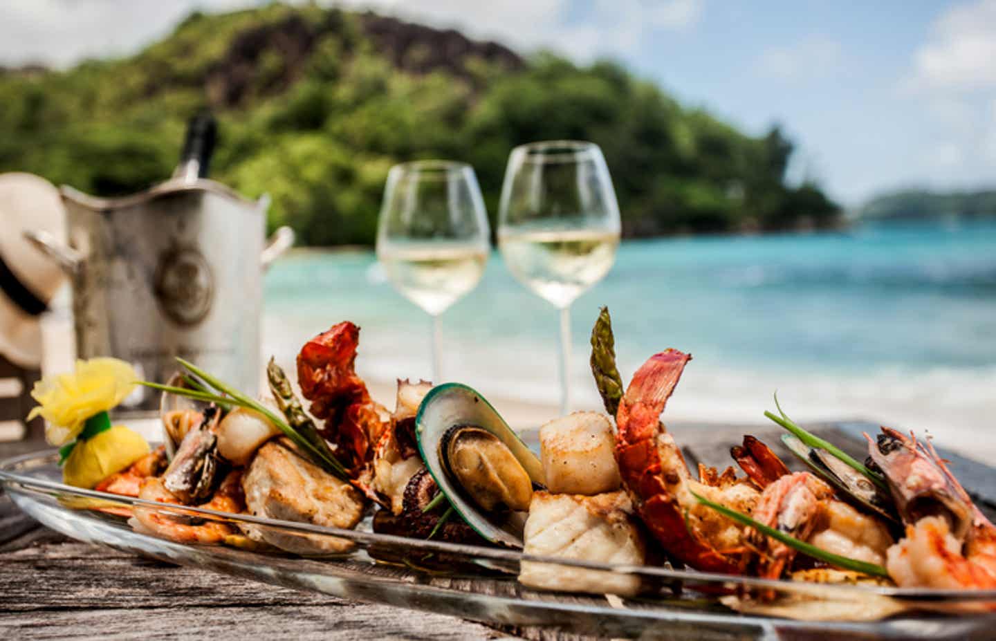 Frische Meeresfrüchte am Strand auf den Seychellen – Genuss pur!