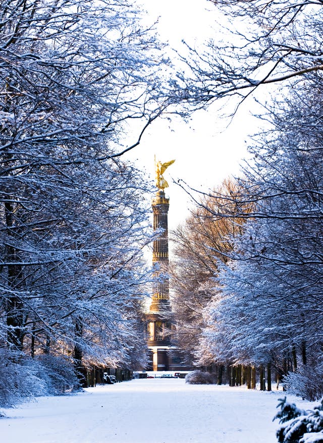 Winter in Berlin Winter In The City - Städtereisen im Winter Berlin Siegessäule
