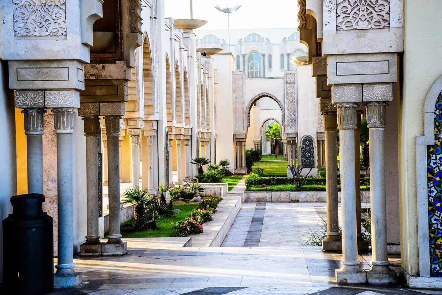 Marokkos Sehenswürdigkeiten: typische Gebäude in Casablanca