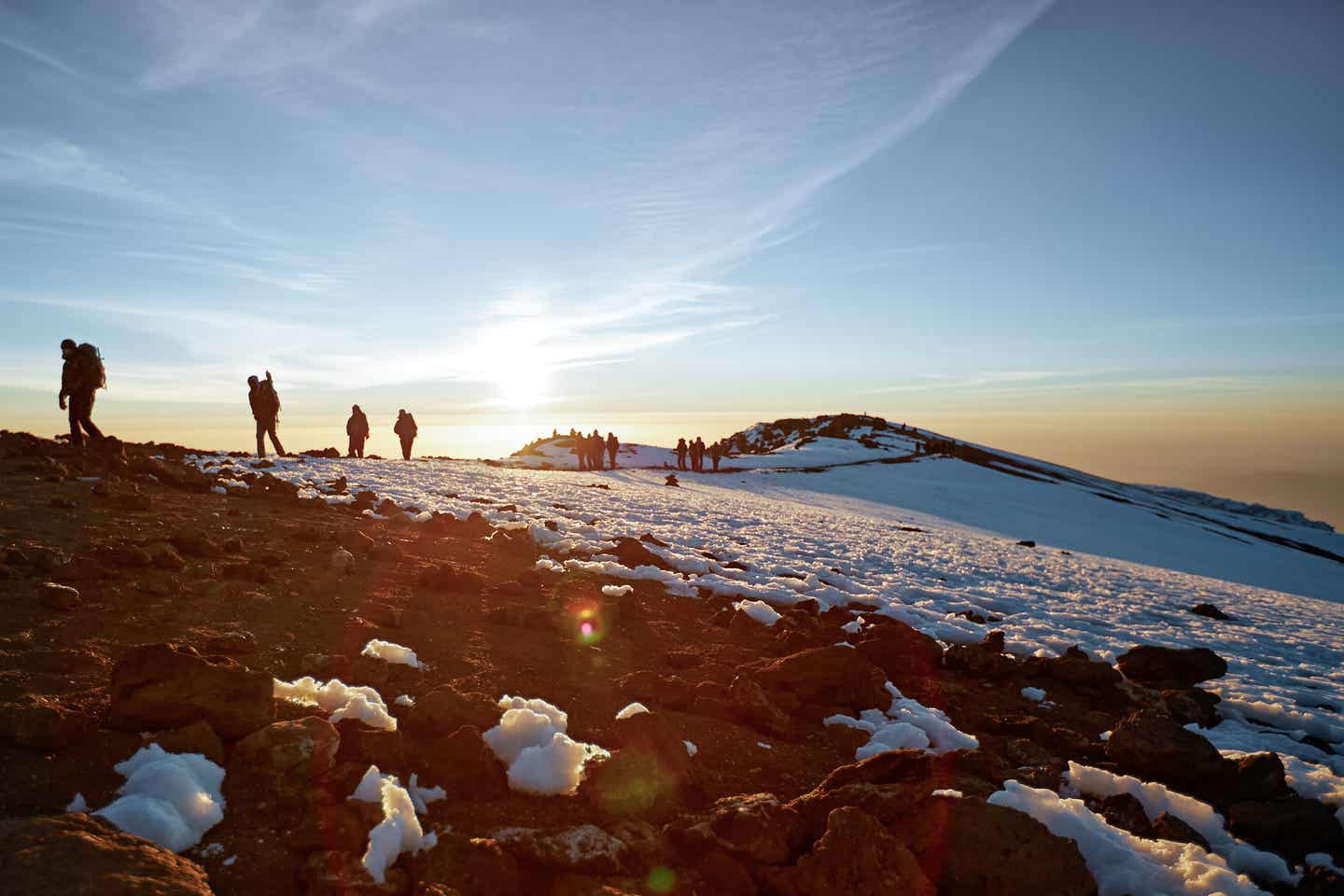 Wanderer auf der Machame-Route auf dem Weg zum Gipfel des Kilimandscharo