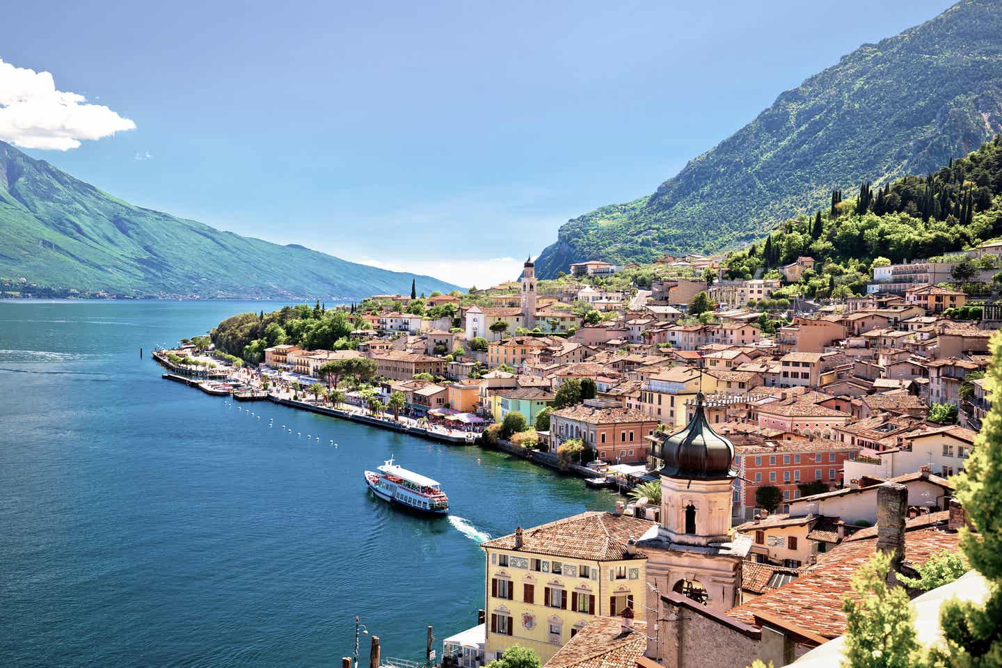 Blick au Limone Sul Garda in der Lombardei