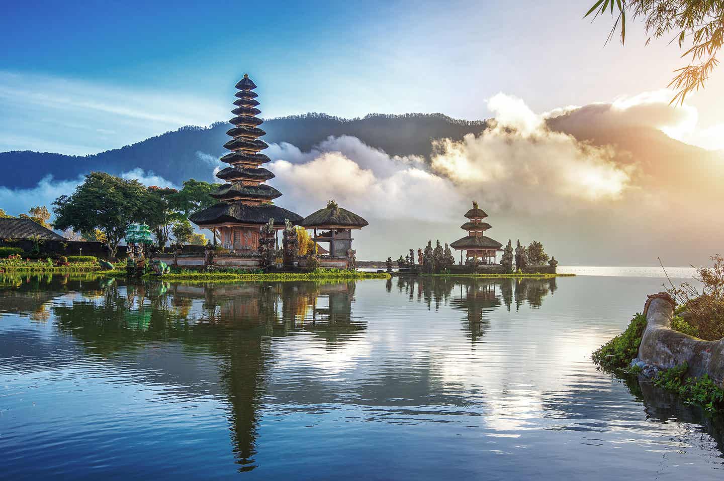 Im April nach Bali: Tempel und Sonnenschein