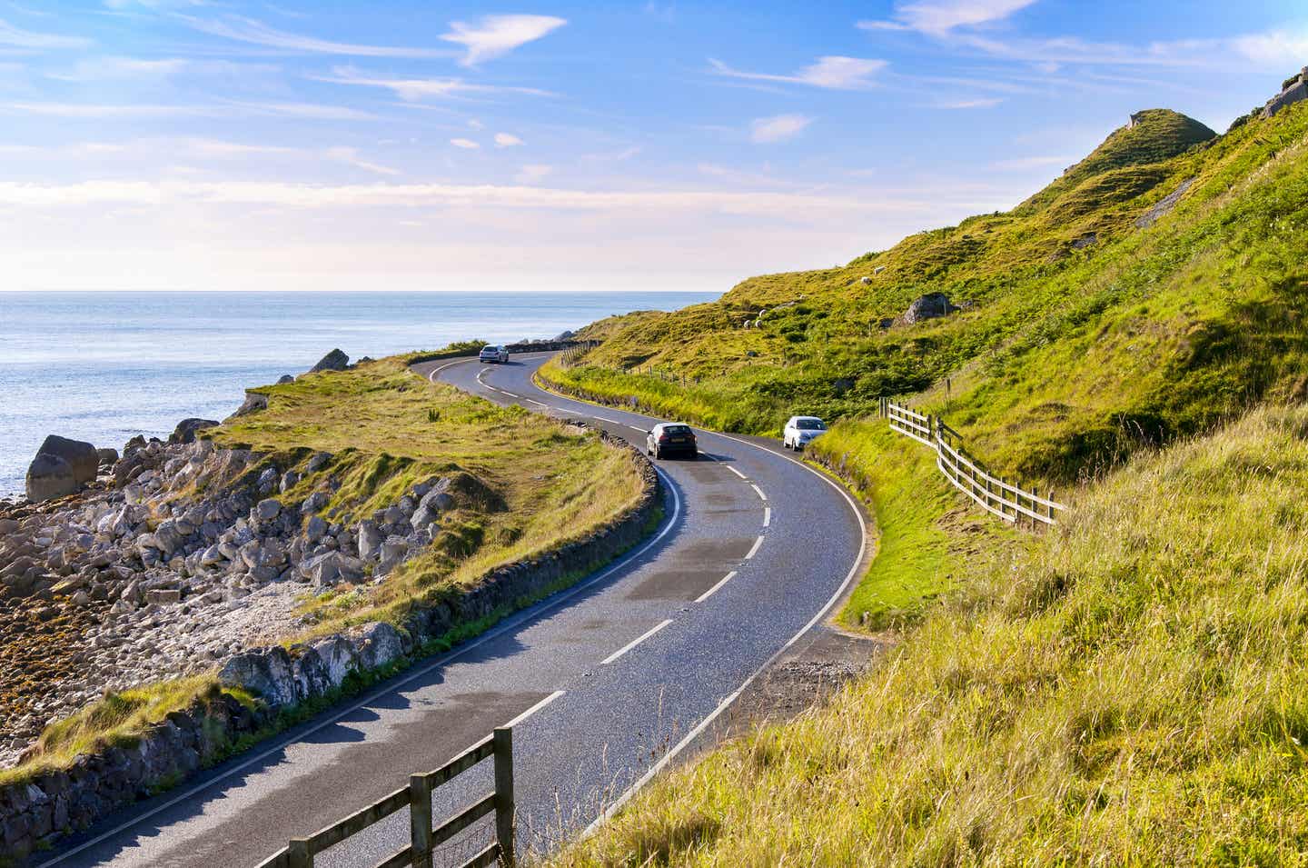 Mit dem Auto unterwegs zu Nordirlands Sehenswürdigkeiten