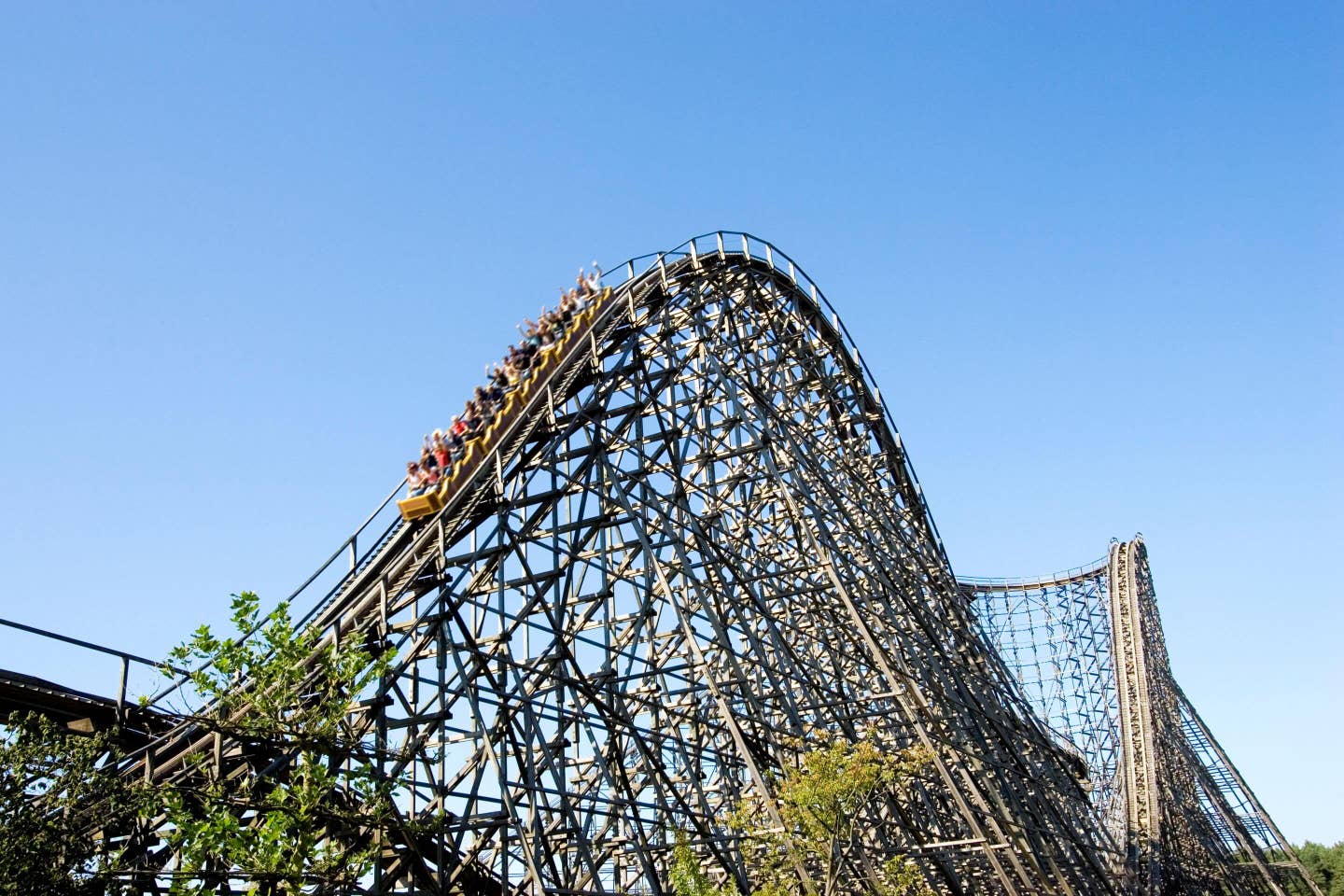 Achterbahn im Freizeitpark Achterbahn im Freizeitpark