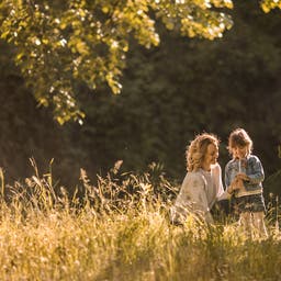 wald-mutter-tochter-g-931124380.jpg