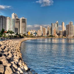 panama-city-skyline-bucht-g-478366615.jpg