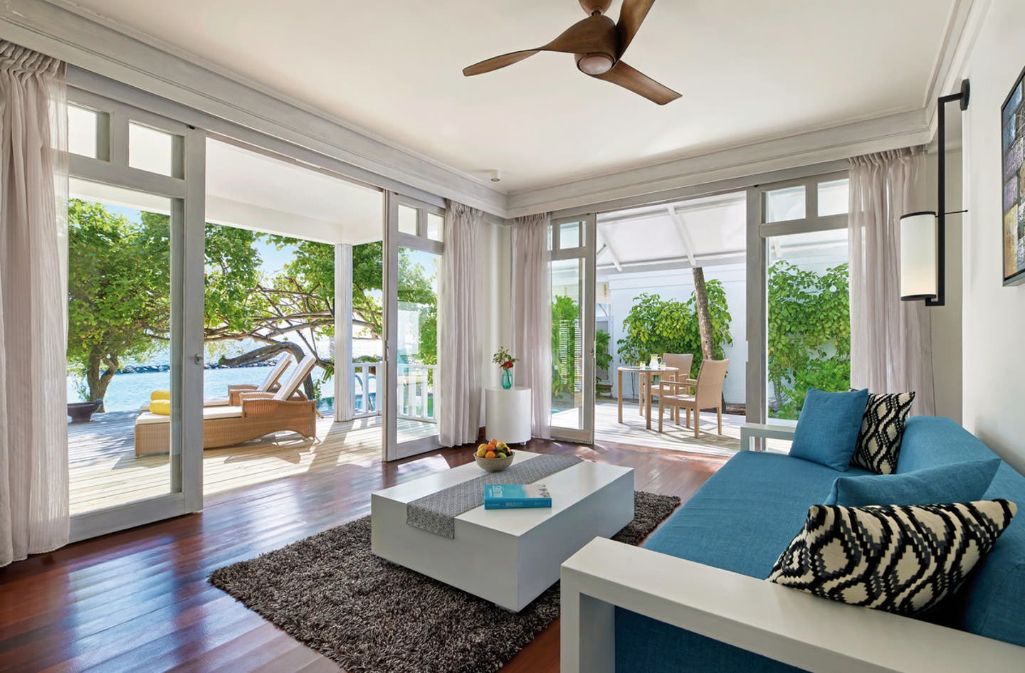 Wohnbeispiel Beach Duplex Suite with Private Pool