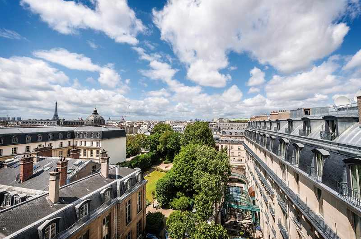 Deluxe - Shopping in Paris - Blick vom Hotel Ritz