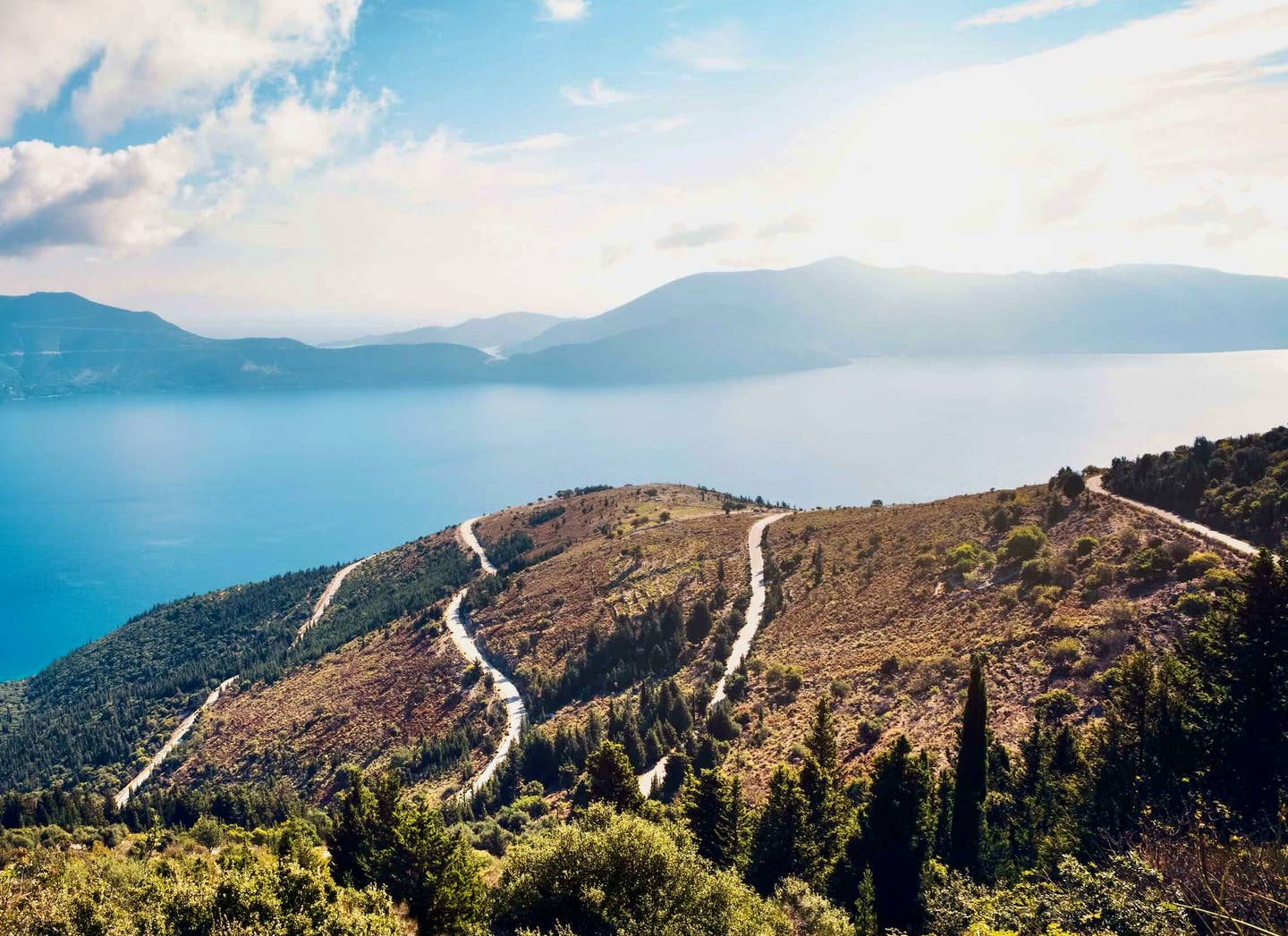 Wanderurlaub auf den griechischen Inseln – die Straße zum Horotga-Strand Wanderurlaub auf den griechischen Inseln – die Straße zum Horotga-Strand