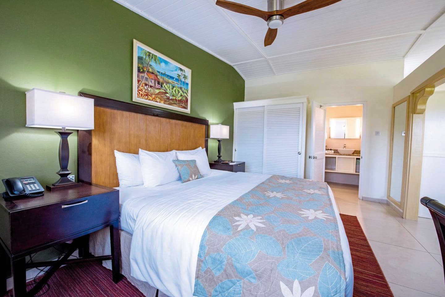 Deluxe One Bedroom Partial Oceanview