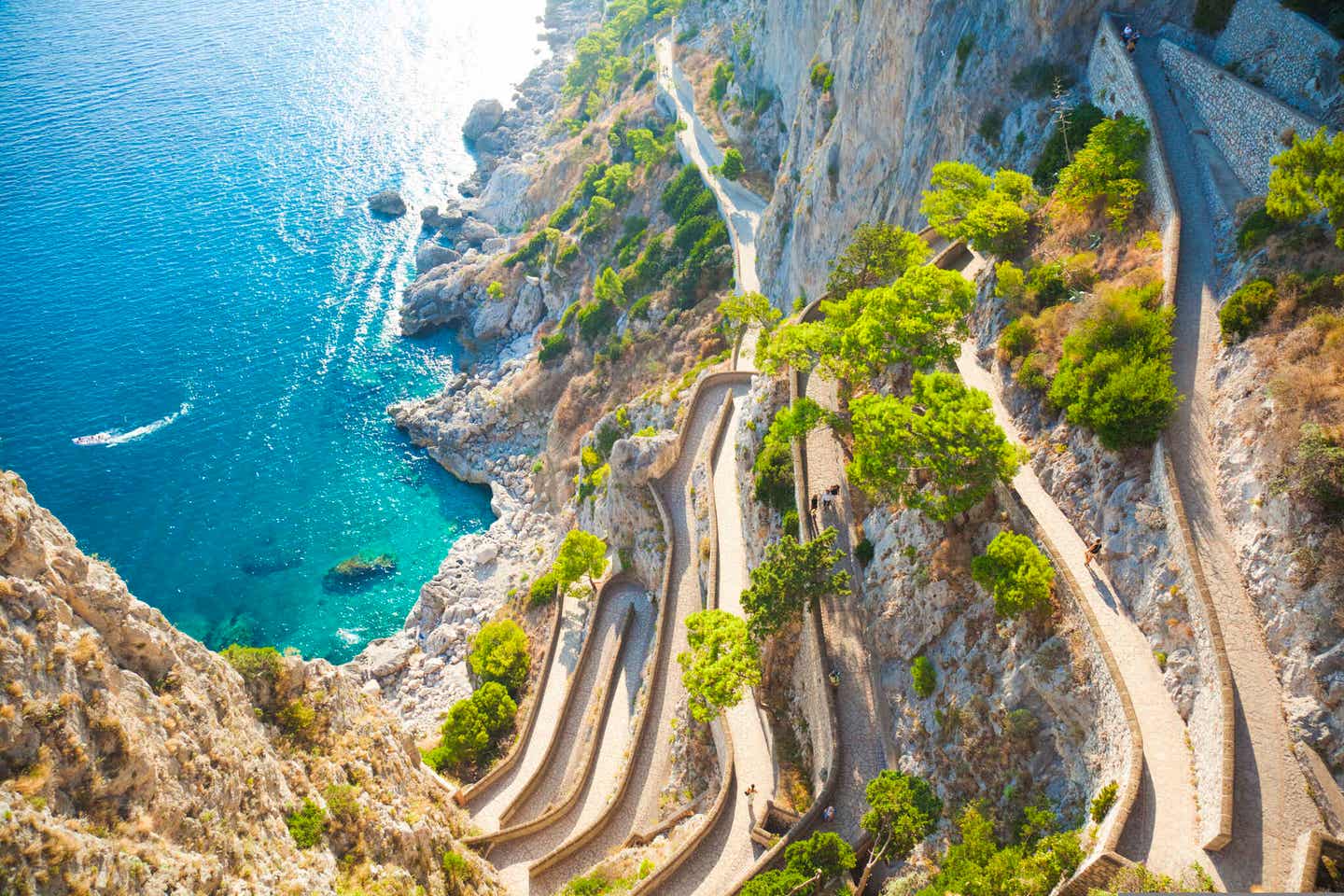 Roadtrip-Route entlang der Capri-Küste in Italien