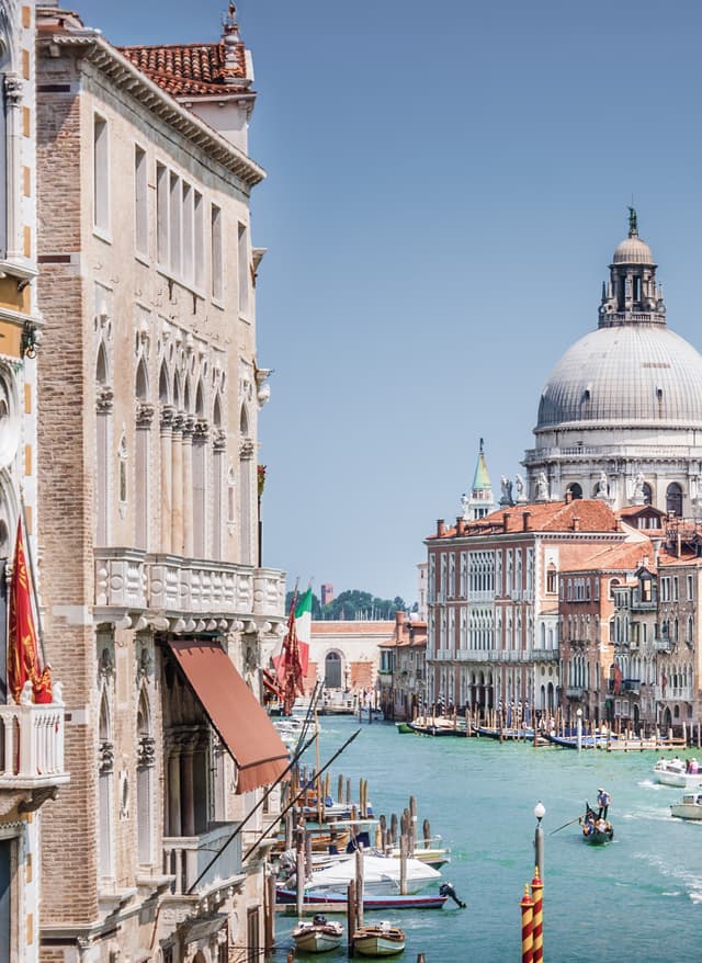 Venedig Sehenswürdigkeiten Venedig Sehenswürdigkeiten: Canal Grande mit der Basilika Santa Maria della Salute im Hintergrund