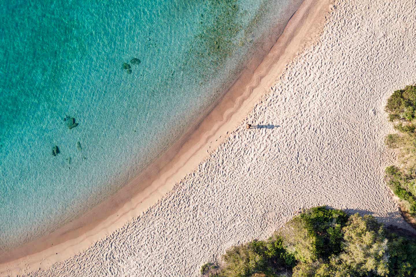 Costa Smeralda Strand Spiaggia Liscia Ruja rosafarbener Sand