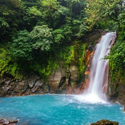 costa-rica-celestial-wasserfall-nationalpark-g-891999972.jpg