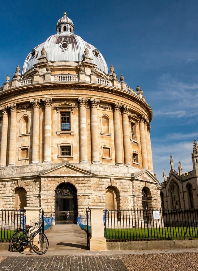 Bekannte Schauplätze aus Filmen und Serien in Irland und England Bekannte Drehorte: Bodleian Bibliothek an der Oxford Universität