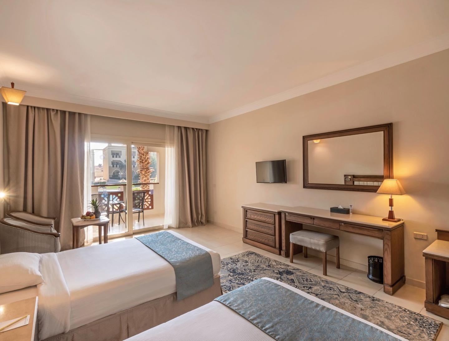 Wohnbeispiel Doppelzimmer Premium Poolblick