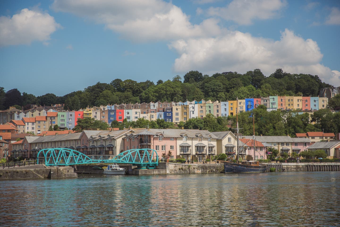 Hafenstadt Bristol mit bunten Häusern