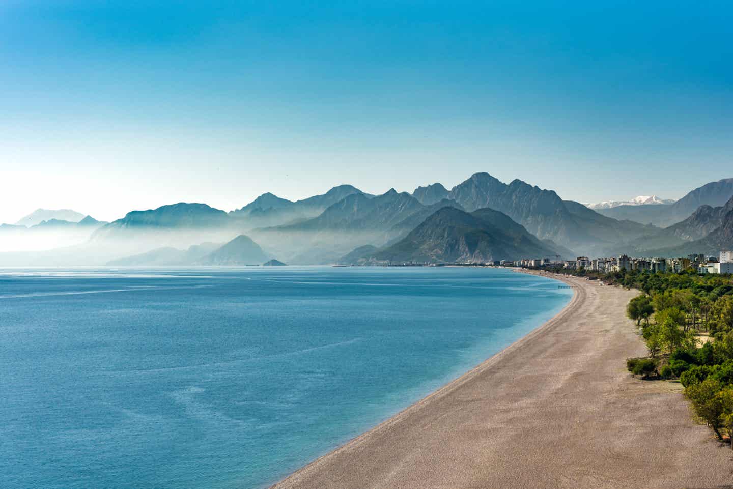 Konyaalti Beach bei Antalya an der Türkischen Riviera