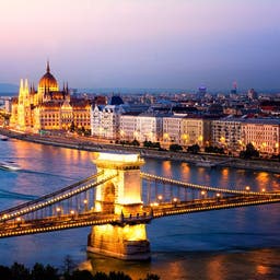 budapest-g-492313394.jpg