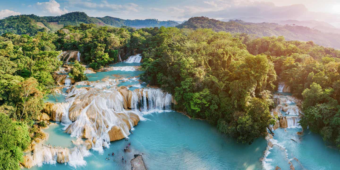 Mexiko-Urlaub: Rundreise in Mexikos Landschaft samt Regenwald und Wasserfällen