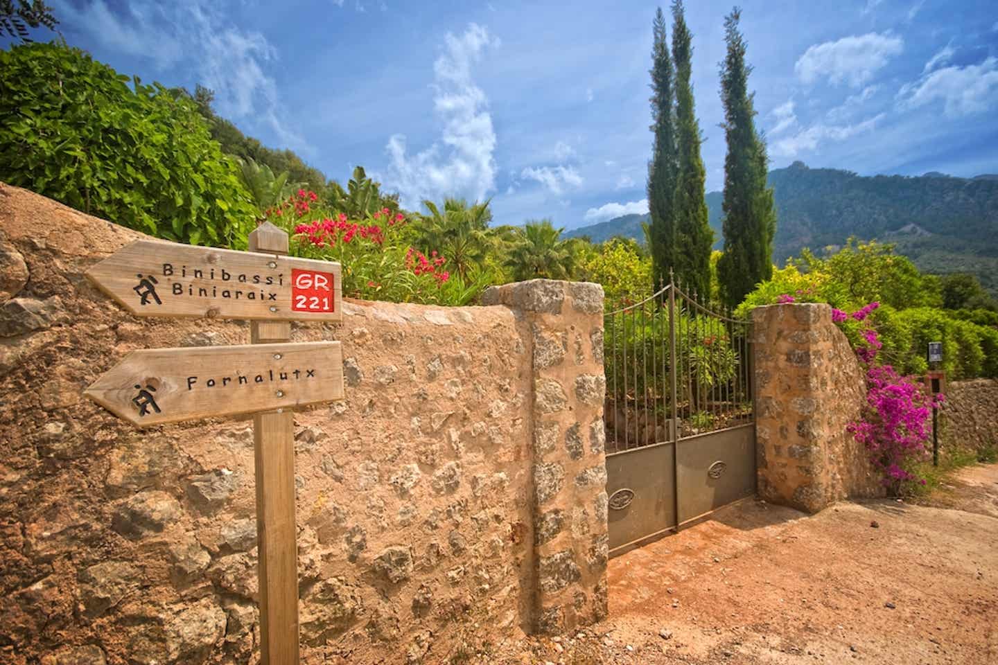 Der Eingang zu einer typischen Villa auf Mallorca
