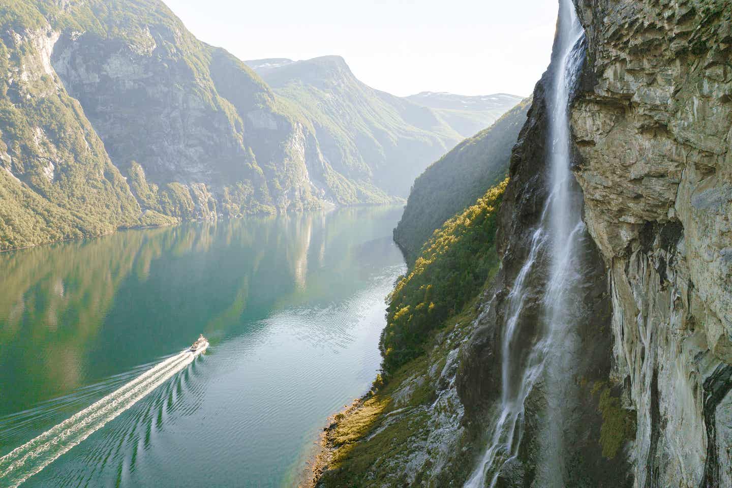 Norwegens beste Reisezeit für eine Schiffsfahrt entlang des Fjordes