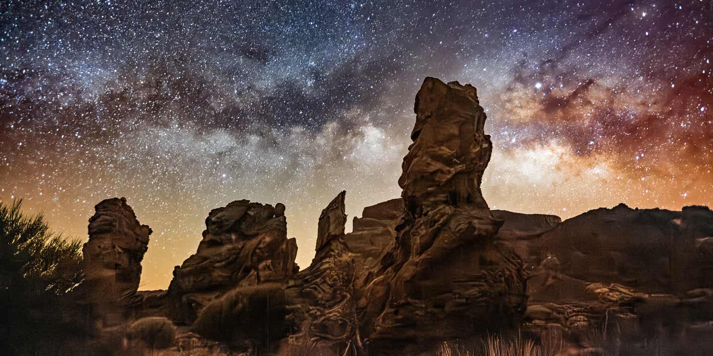 Spektakulärer Milchstraßen-Himmel im Teide Nationalpark auf Teneriffa