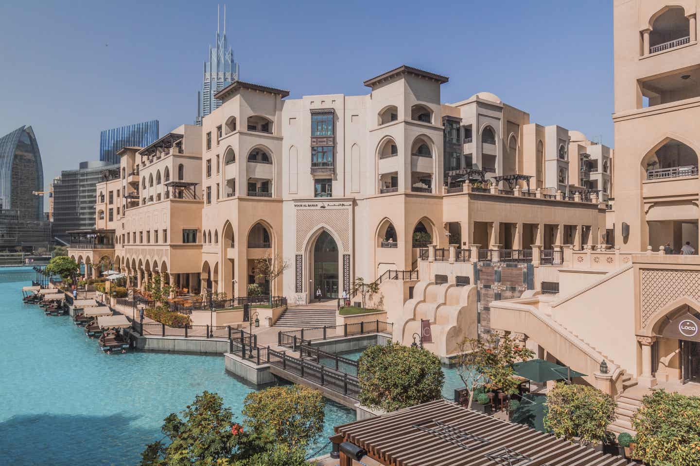 Blick auf den Souk Al Bahar in der Innenstadt von Dubai