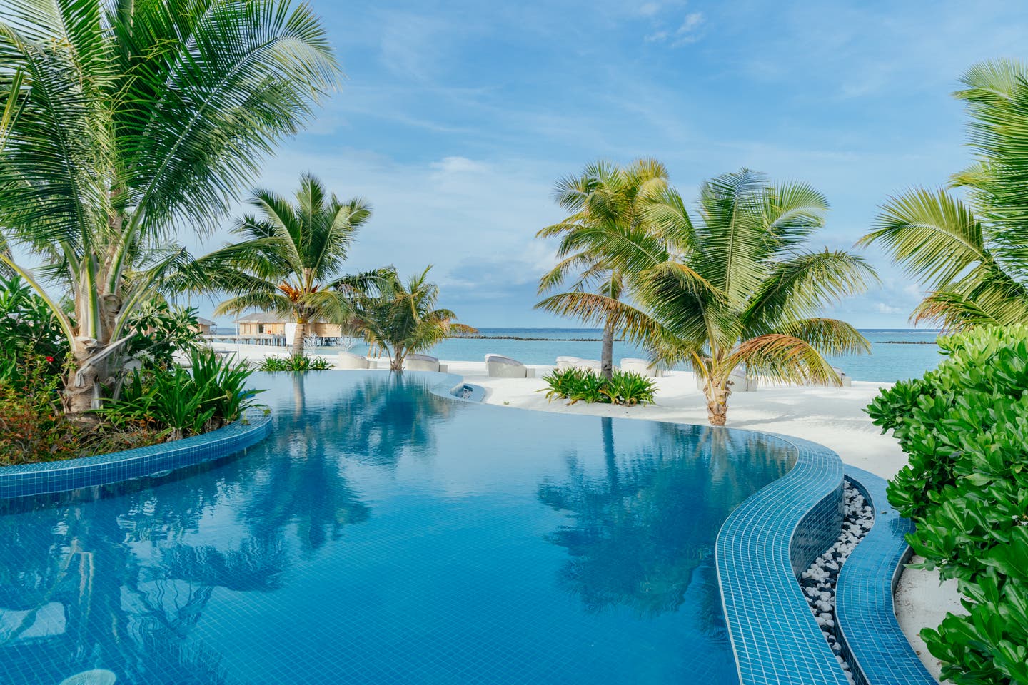Großer Hotelpool