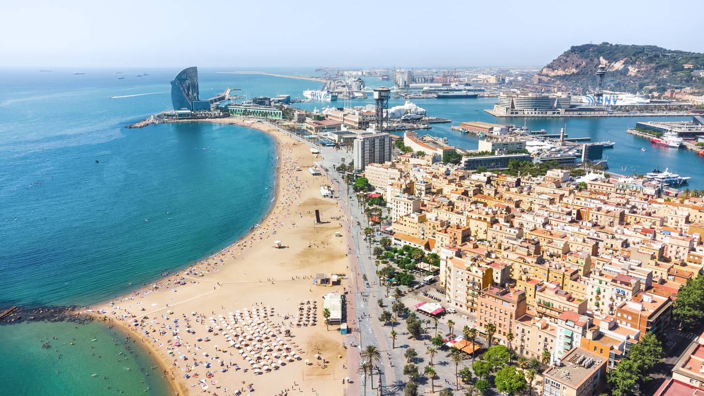 Last Minute nach Barcelona: Spontane Auszeit am Strand La Barceloneta Last Minute nach Barcelona: Spontane Auszeit am Strand La Barceloneta