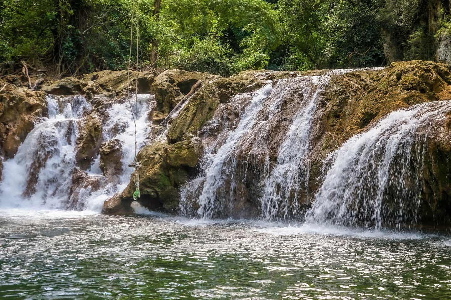 Wasserfall auf der Karibikinsel Dominikanische Republik