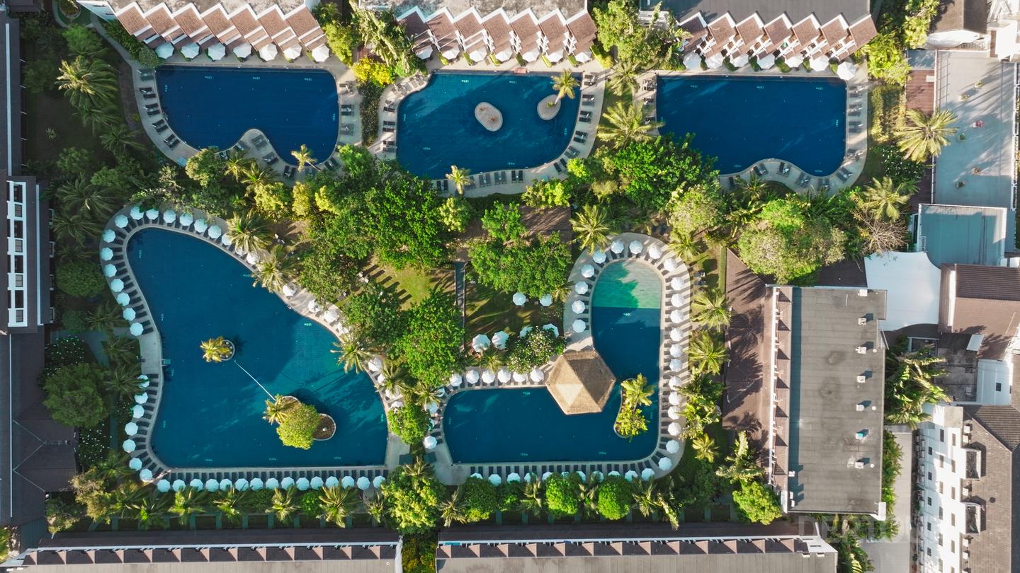 Kamala Beach Resort (A Sunprime Resort) Videorundgang