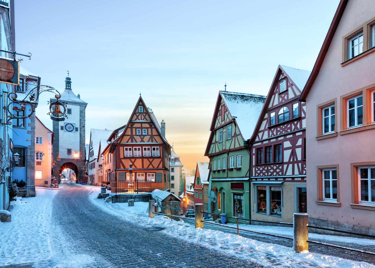 Städtetrip Dezember. Rothenburg ob der Tauber in der Altstadt im Winter - Bayern 