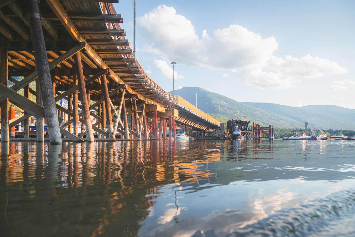 Die Fähre über den Kootenay Lake