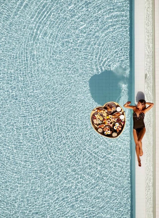 All Inclusive Urlaub All-Inclusive-Urlaub: zum Beispiel mit Frühstück im Pool auf Rhodos