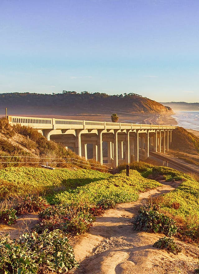 Kalifornien Strände Hochwinkelaufnahme einer kalifornische Küstenlinie am Pacific Coast Highway