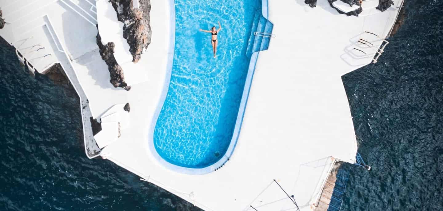 Meerwasserpool mitten im Atlantik des Sentido Galomar auf Madeira