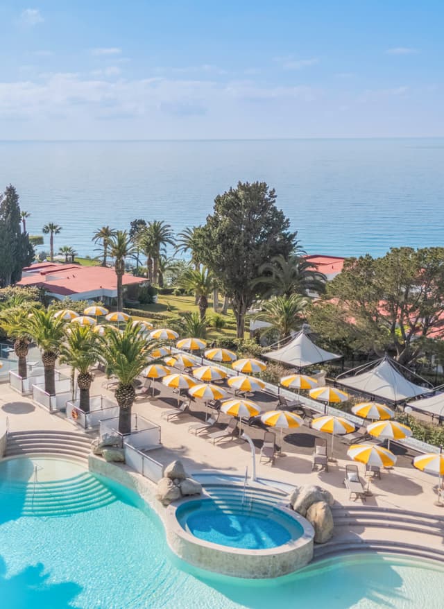 Jetzt entdecken Aldiana Pool Palmen Resort