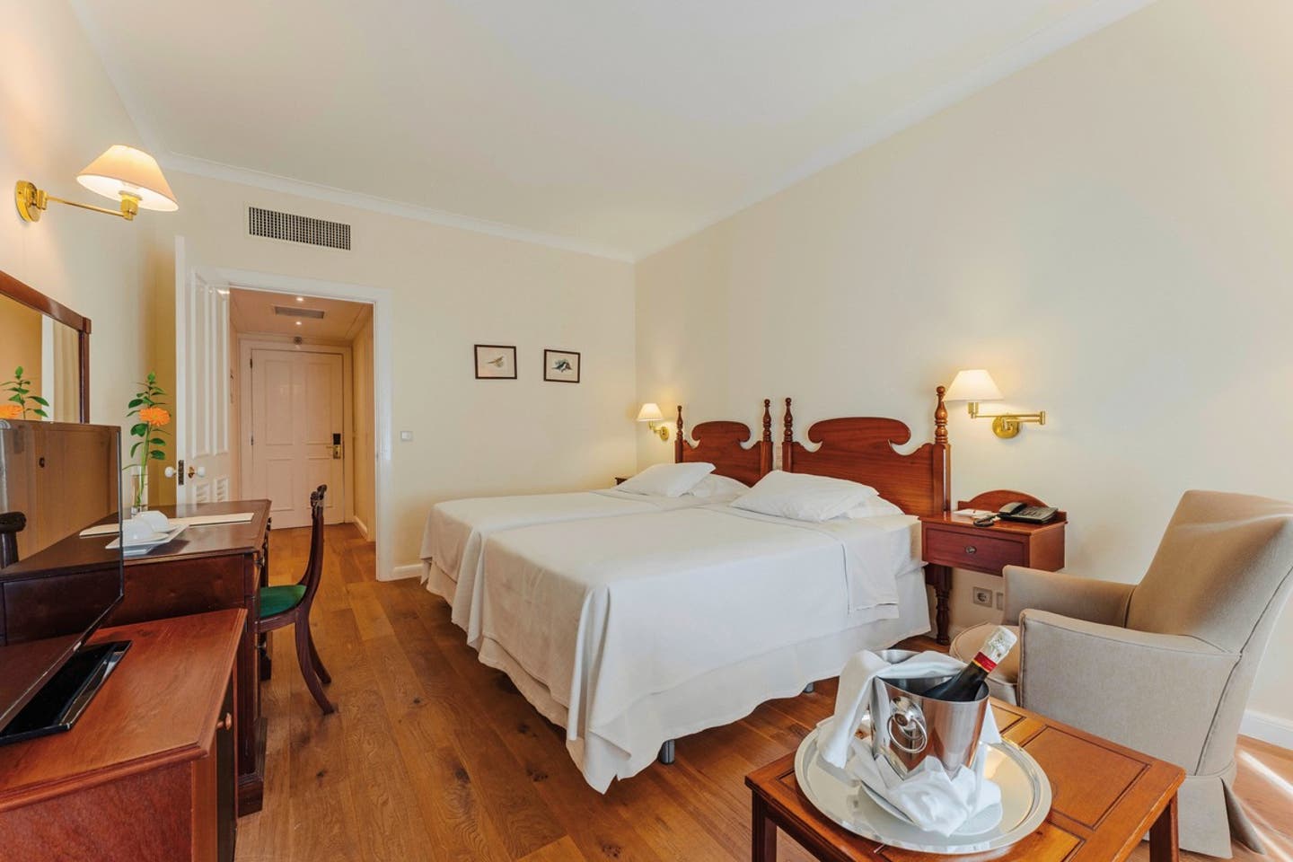 Wohnbeispiel Doppelzimmer Gartenblick Balkon