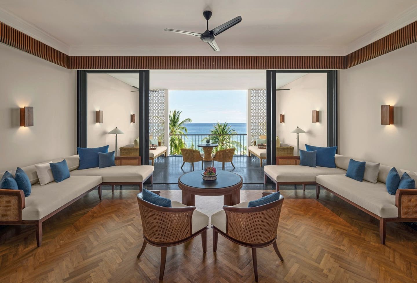 Deluxe Ocean View Suite