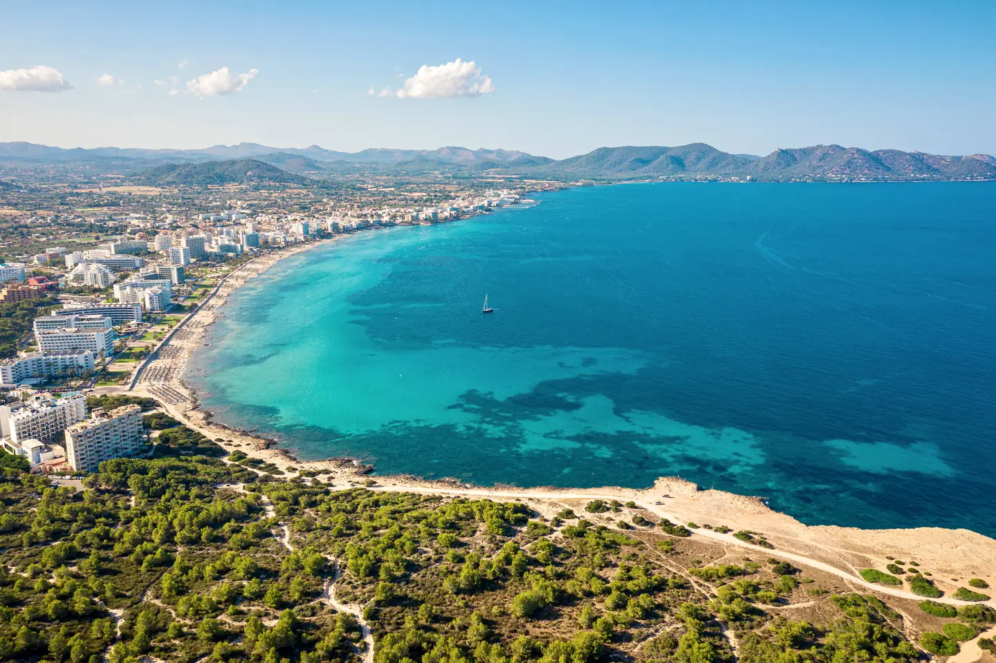 Luftaufnahme der Bucht von Cala Millor Luftaufnahme der Bucht von Cala Millor
