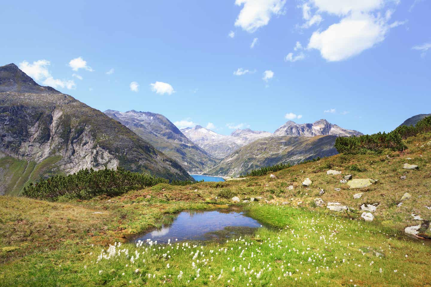 Blick zwischen die Bergschluchten vom Nationalpark Hohe Tauern