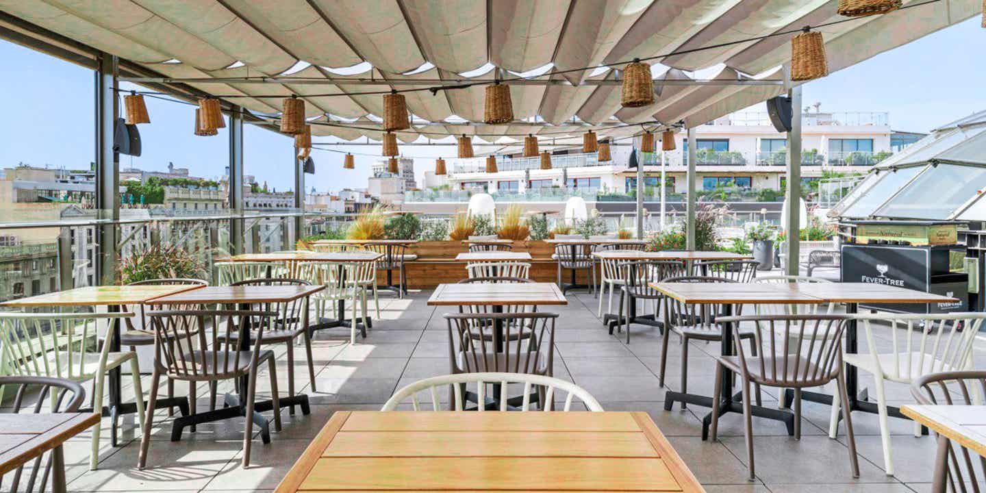 Schönste Hotels Barcelona: Dachterrasse des Gran Hotel Havana